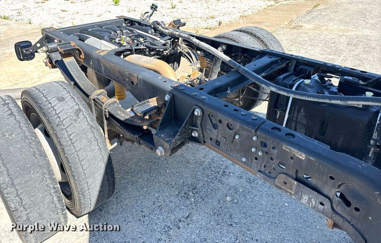 image for item DV4062 2022 Ford F450 Super Duty XL truck cab and chassis