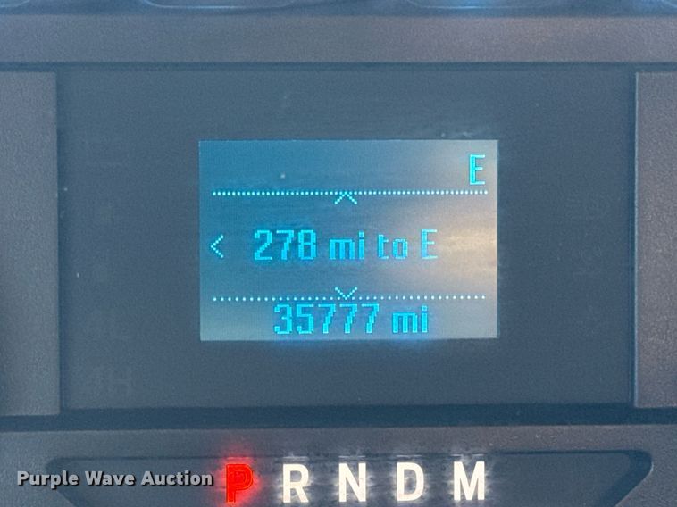 image for item DV4062 2022 Ford F450 Super Duty XL truck cab and chassis