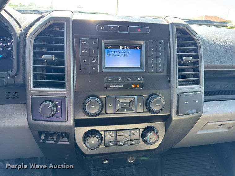 image for item DV4062 2022 Ford F450 Super Duty XL truck cab and chassis