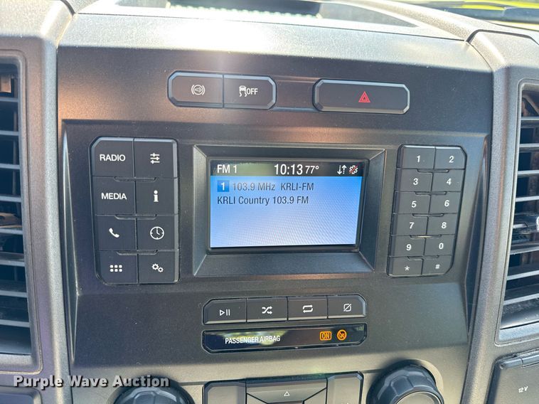 image for item DV4062 2022 Ford F450 Super Duty XL truck cab and chassis