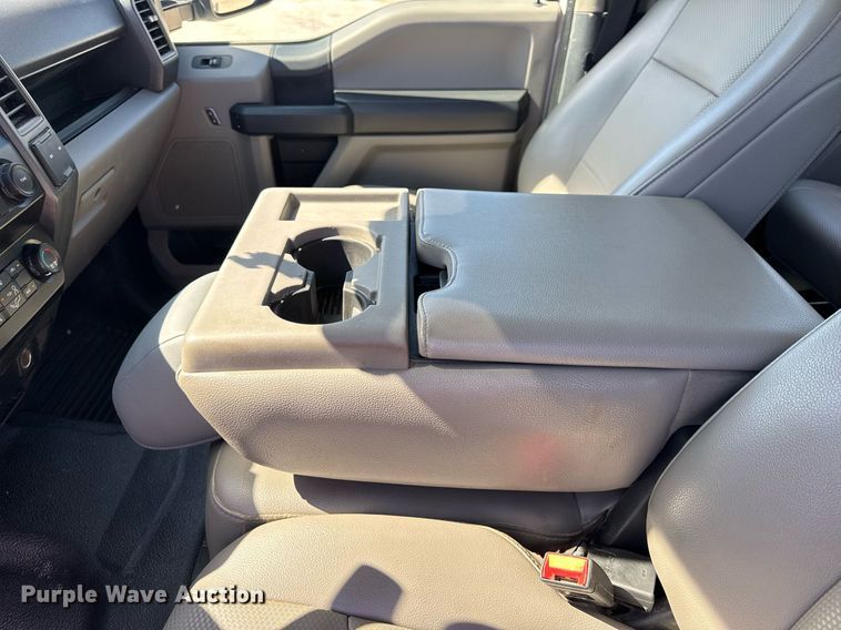 image for item DV4062 2022 Ford F450 Super Duty XL truck cab and chassis