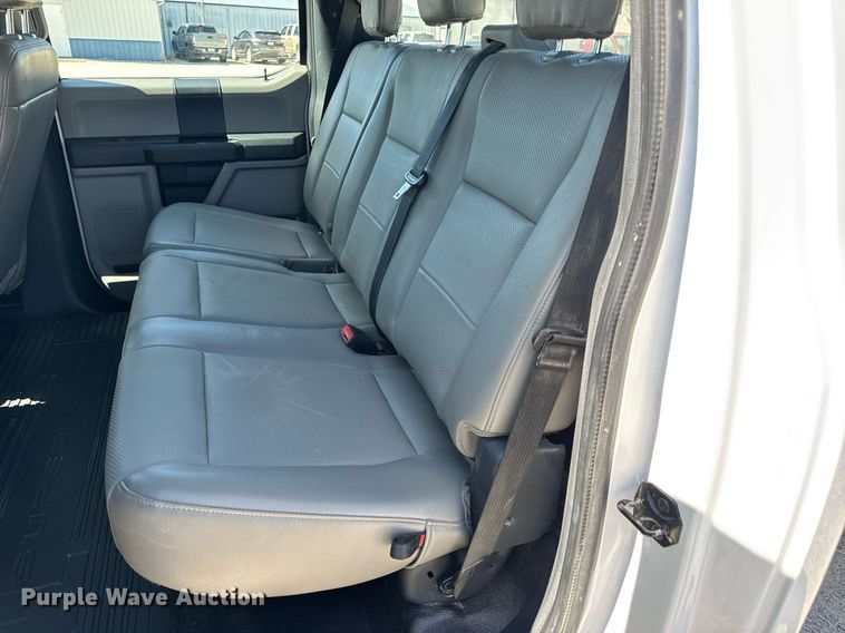 image for item DV4062 2022 Ford F450 Super Duty XL truck cab and chassis