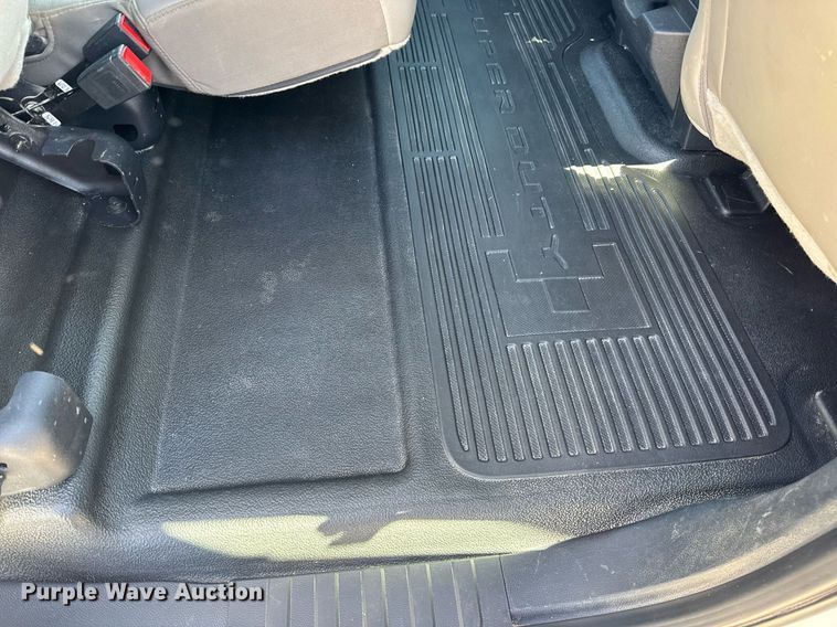 image for item DV4062 2022 Ford F450 Super Duty XL truck cab and chassis