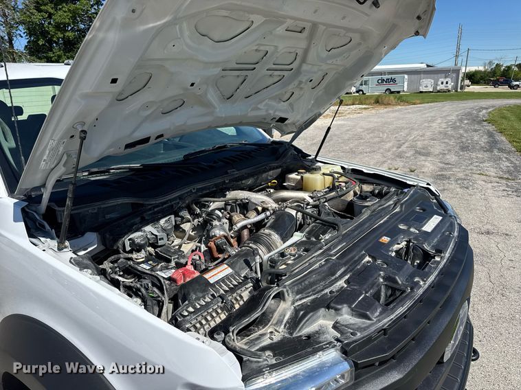 image for item DV4062 2022 Ford F450 Super Duty XL truck cab and chassis