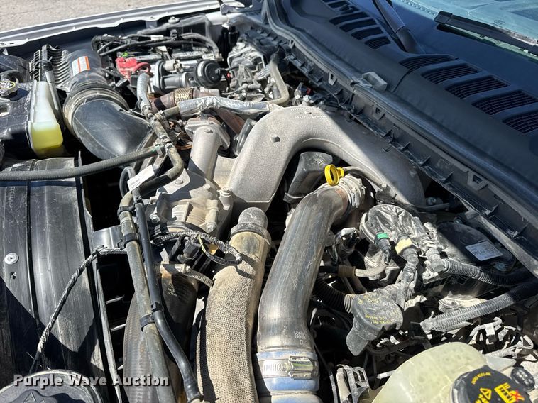 image for item DV4062 2022 Ford F450 Super Duty XL truck cab and chassis