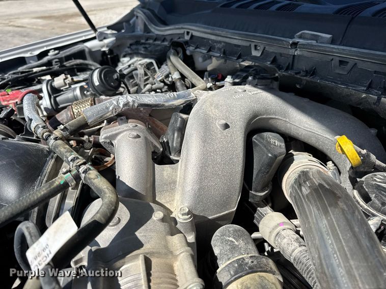 image for item DV4062 2022 Ford F450 Super Duty XL truck cab and chassis