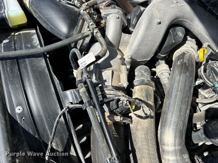 image for item DV4062 2022 Ford F450 Super Duty XL truck cab and chassis