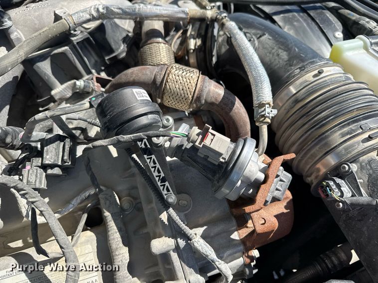 image for item DV4062 2022 Ford F450 Super Duty XL truck cab and chassis