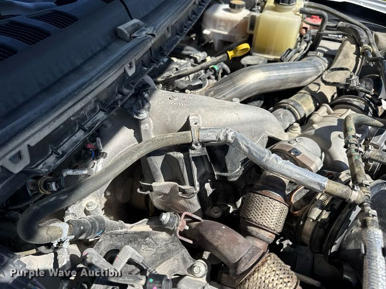 image for item DV4062 2022 Ford F450 Super Duty XL truck cab and chassis