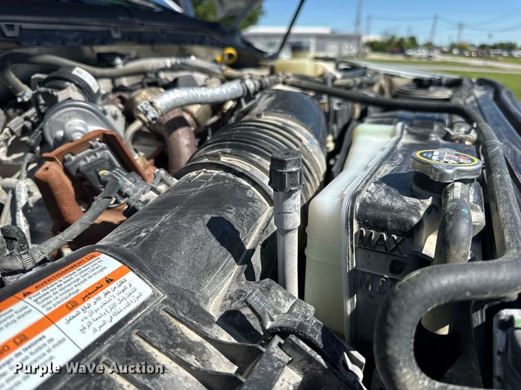 image for item DV4062 2022 Ford F450 Super Duty XL truck cab and chassis