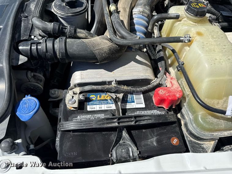 image for item DV4062 2022 Ford F450 Super Duty XL truck cab and chassis