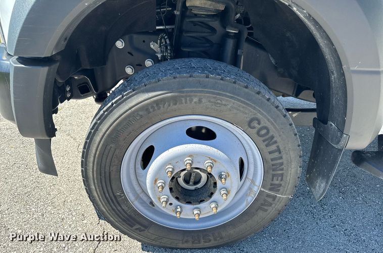 image for item DV4062 2022 Ford F450 Super Duty XL truck cab and chassis