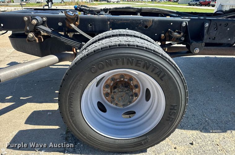 image for item DV4062 2022 Ford F450 Super Duty XL truck cab and chassis