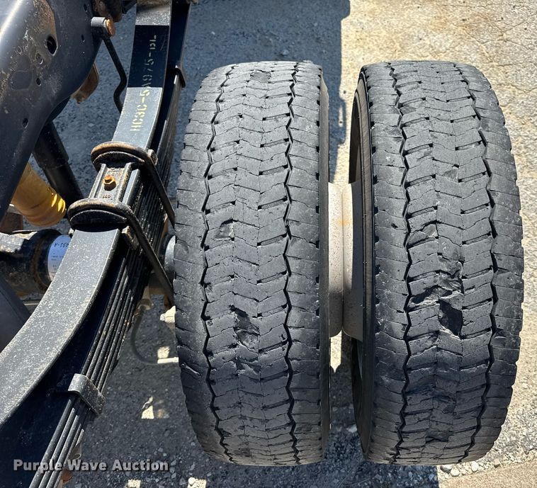 image for item DV4062 2022 Ford F450 Super Duty XL truck cab and chassis