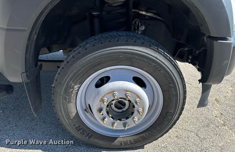 image for item DV4062 2022 Ford F450 Super Duty XL truck cab and chassis