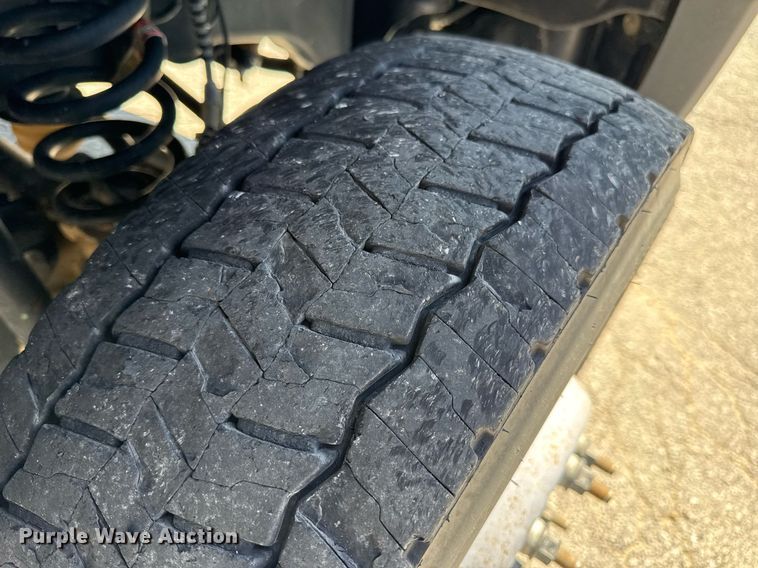 image for item DV4062 2022 Ford F450 Super Duty XL truck cab and chassis