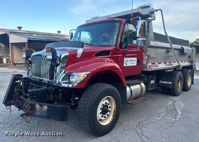 image for item DV4070 2006 International 7400 dump truck