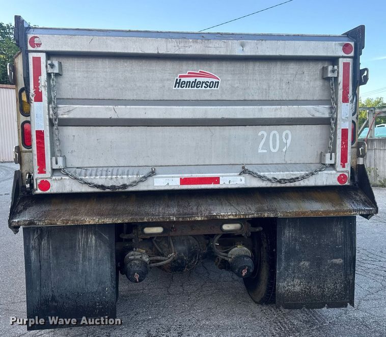 image for item DV4070 2006 International 7400 dump truck