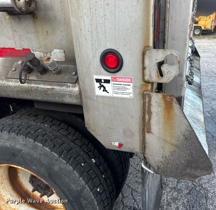 image for item DV4070 2006 International 7400 dump truck