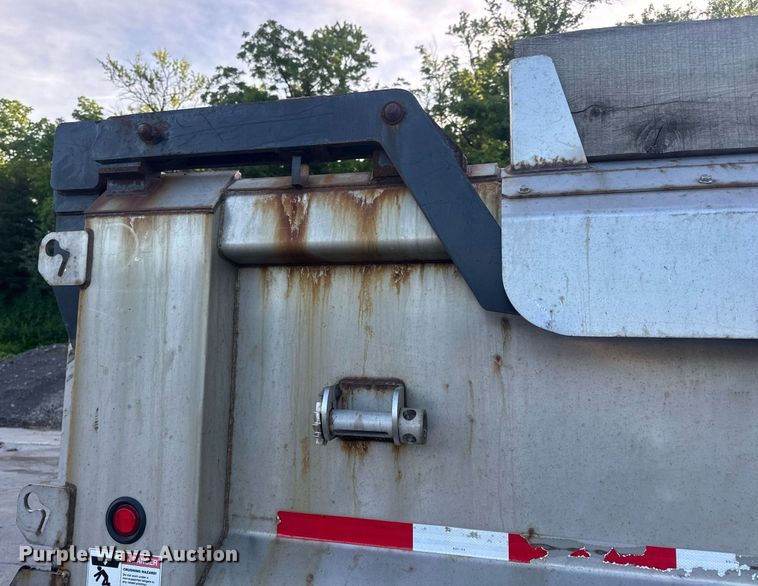 image for item DV4070 2006 International 7400 dump truck