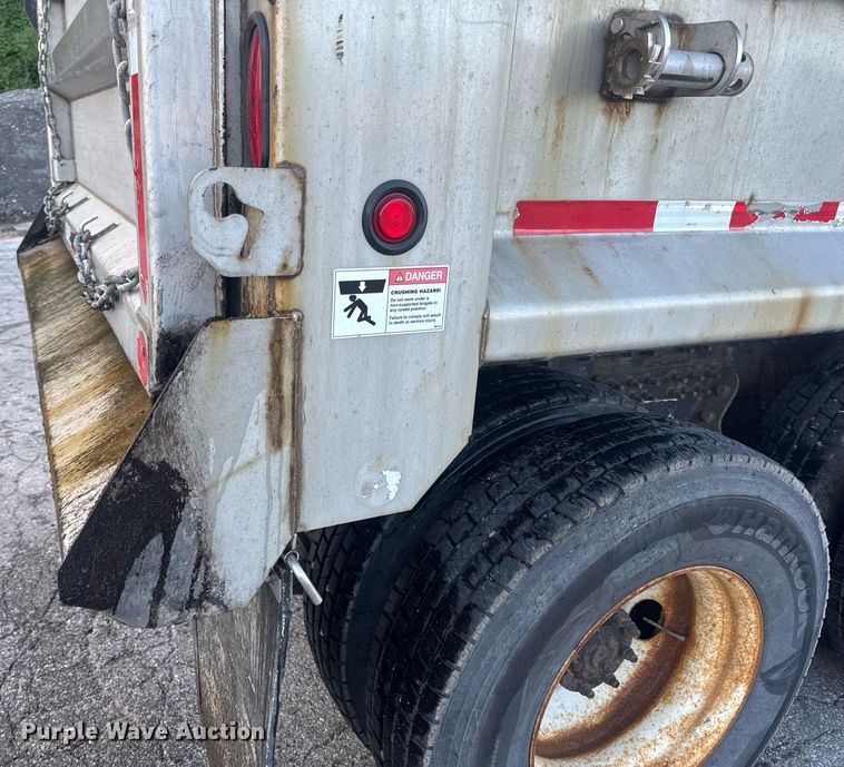 image for item DV4070 2006 International 7400 dump truck