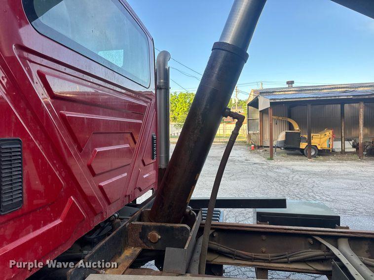 image for item DV4070 2006 International 7400 dump truck