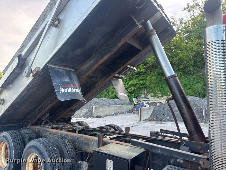 image for item DV4070 2006 International 7400 dump truck