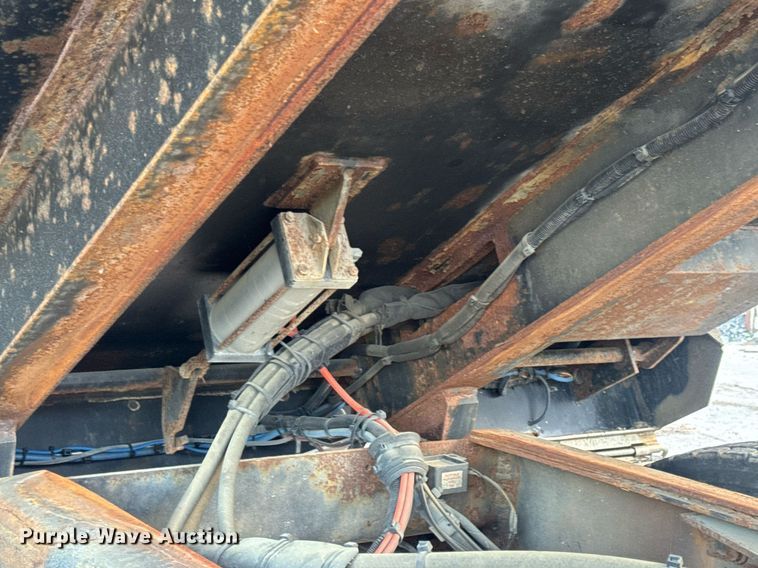 image for item DV4070 2006 International 7400 dump truck