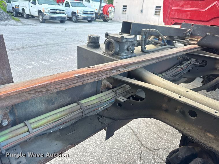 image for item DV4070 2006 International 7400 dump truck