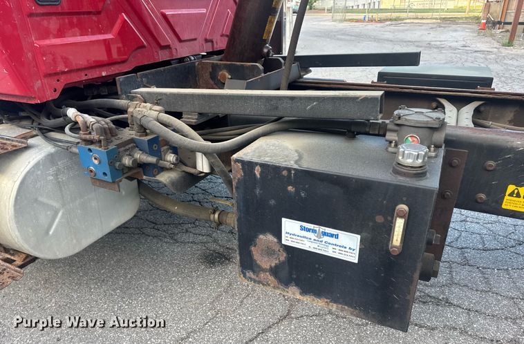 image for item DV4070 2006 International 7400 dump truck