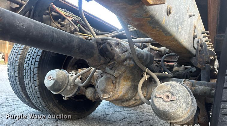 image for item DV4070 2006 International 7400 dump truck