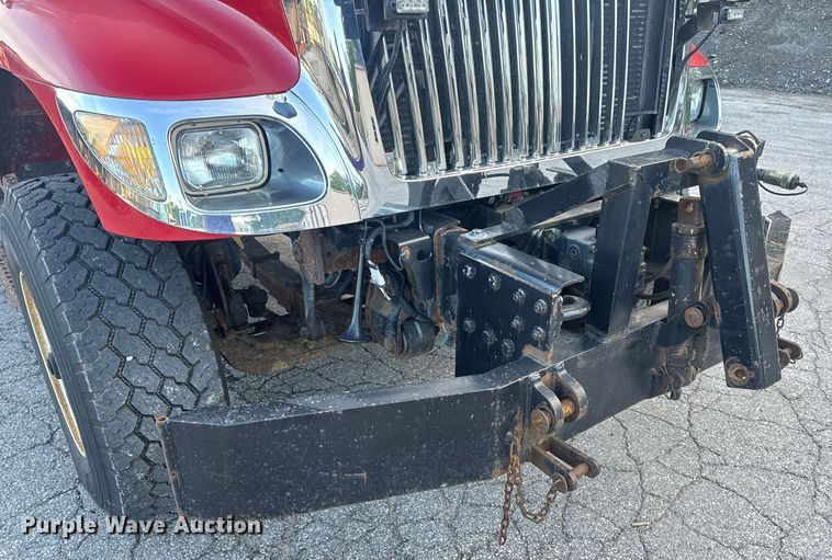 image for item DV4070 2006 International 7400 dump truck