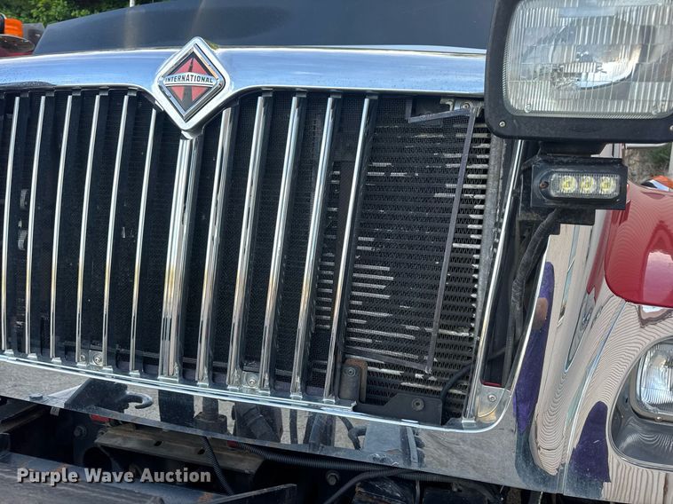 image for item DV4070 2006 International 7400 dump truck