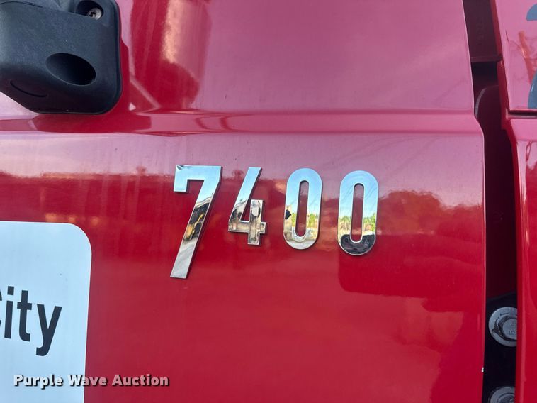 image for item DV4070 2006 International 7400 dump truck