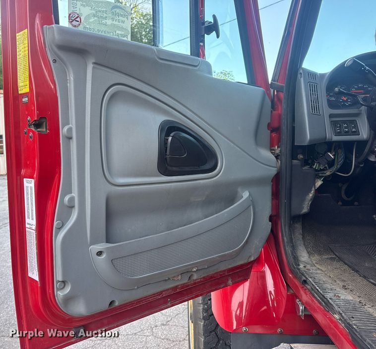 image for item DV4070 2006 International 7400 dump truck