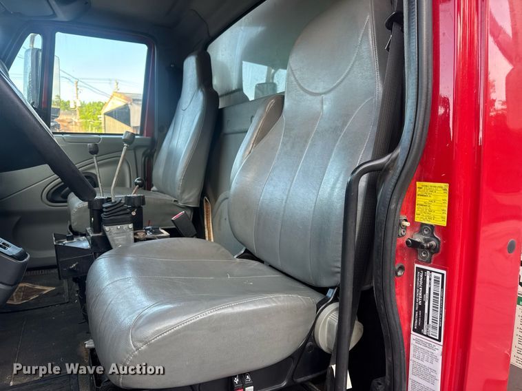 image for item DV4070 2006 International 7400 dump truck