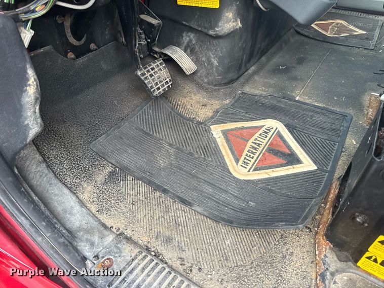 image for item DV4070 2006 International 7400 dump truck