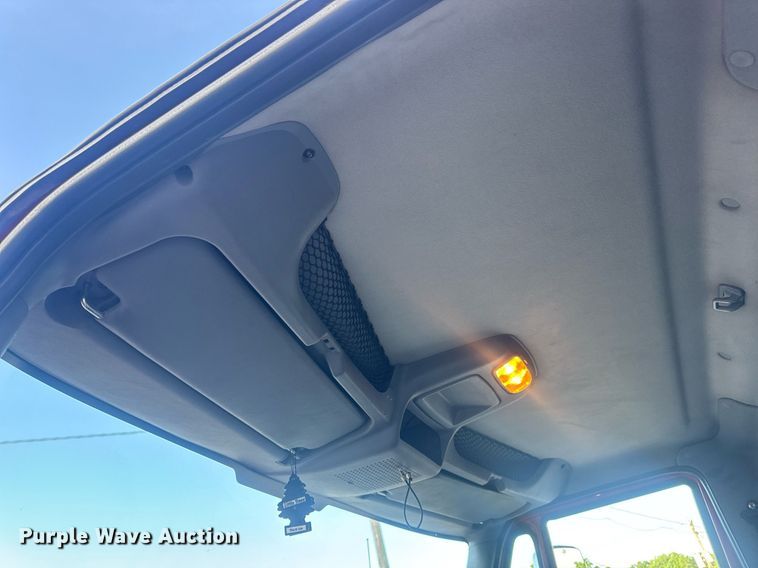 image for item DV4070 2006 International 7400 dump truck