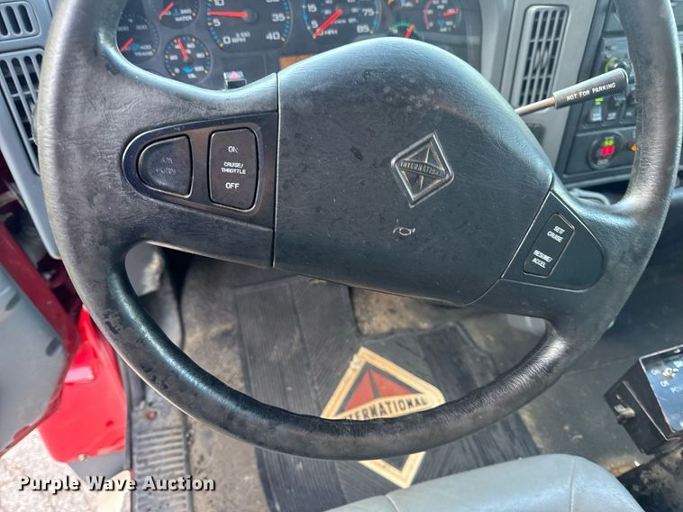 image for item DV4070 2006 International 7400 dump truck