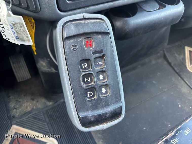 image for item DV4070 2006 International 7400 dump truck