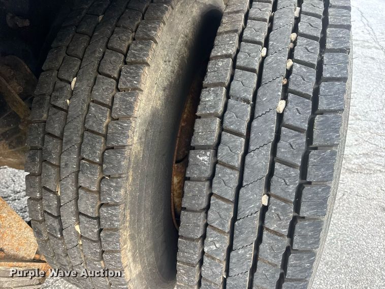 image for item DV4070 2006 International 7400 dump truck