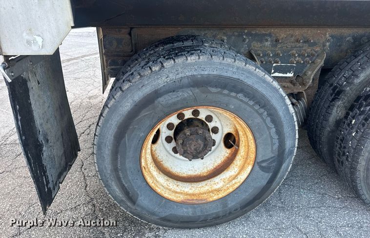 image for item DV4070 2006 International 7400 dump truck