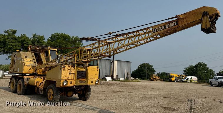 image for item DV4129 1988 Little Giant 48 crane