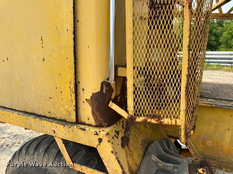 image for item DV4129 1988 Little Giant 48 crane