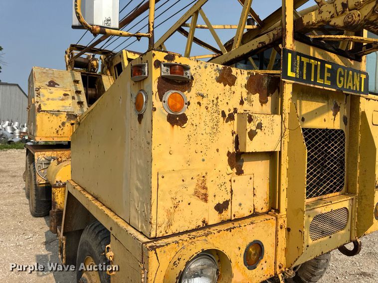 image for item DV4129 1988 Little Giant 48 crane