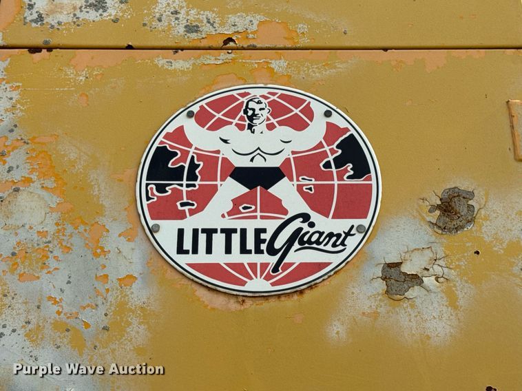 image for item DV4129 1988 Little Giant 48 crane