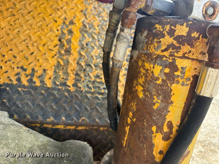 image for item DV4129 1988 Little Giant 48 crane