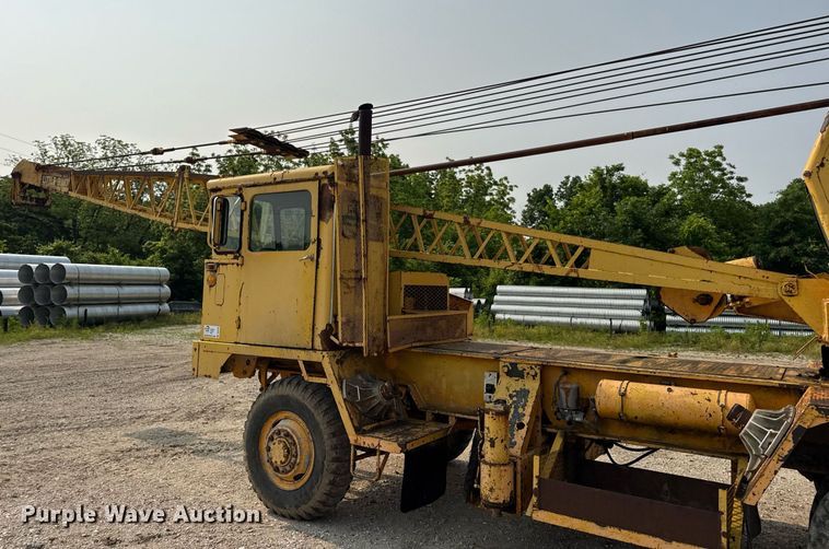 image for item DV4129 1988 Little Giant 48 crane