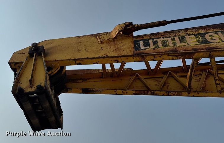 image for item DV4129 1988 Little Giant 48 crane