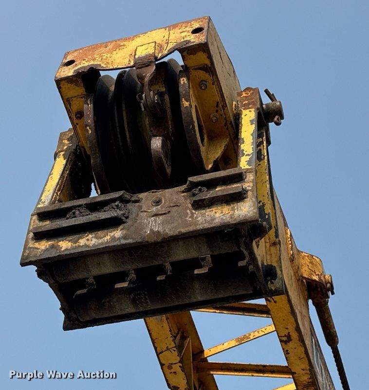 image for item DV4129 1988 Little Giant 48 crane